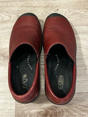 KEEN Cush Women’s Burgundy Leather Slip On Clogs Comfort Shoes 8.5